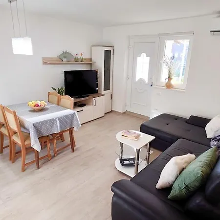 Cozy & Bright In Appartement *