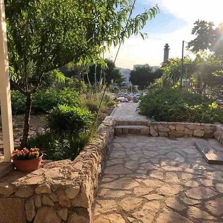 Cozy & Bright In سبليت